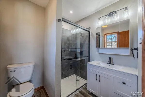 $239,900 | 16632 Nickel Drive, Phillipsburg, MO 65722