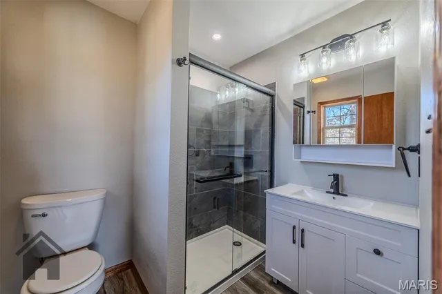 $239,900 | 16632 Nickel Drive, Phillipsburg, MO 65722