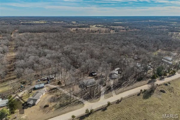 $239,900 | 16632 Nickel Drive, Phillipsburg, MO 65722
