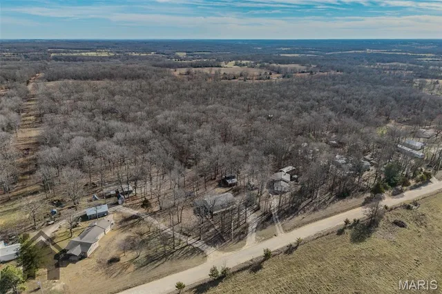 $239,900 | 16632 Nickel Drive, Phillipsburg, MO 65722