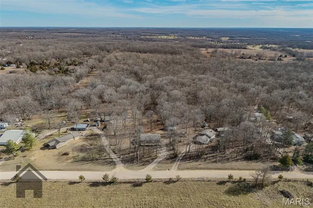 $239,900 | 16632 Nickel Drive, Phillipsburg, MO 65722