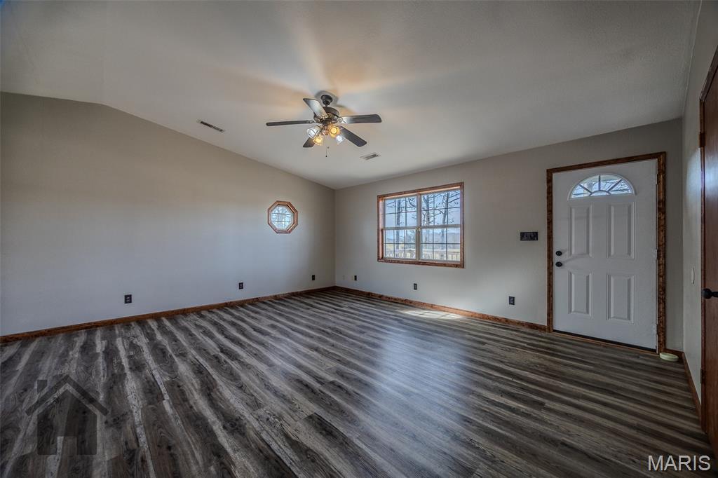 16632 Nickel Drive Phillipsburg, MO 65722 - Photo 5 of 60