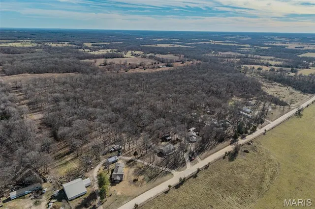 $239,900 | 16632 Nickel Drive, Phillipsburg, MO 65722