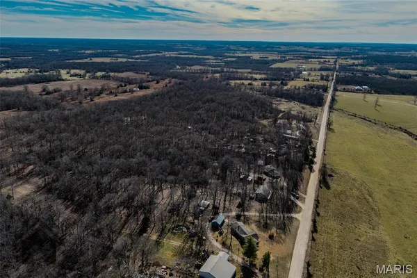 $239,900 | 16632 Nickel Drive, Phillipsburg, MO 65722