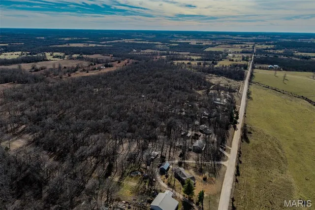 $239,900 | 16632 Nickel Drive, Phillipsburg, MO 65722