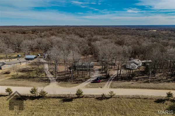 $239,900 | 16632 Nickel Drive, Phillipsburg, MO 65722