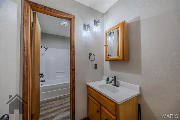$239,900 | 16632 Nickel Drive, Phillipsburg, MO 65722