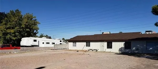 $779,900 | 7990 Firethorn Lane, Las Vegas, NV 89123