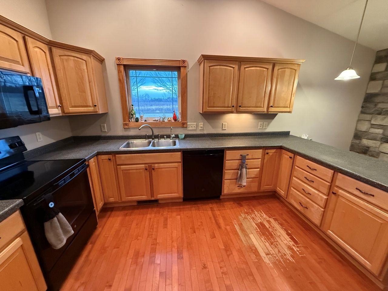 E8835 Huntley Road New London, WI 54961 - Photo 2 of 45