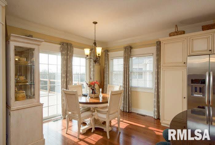 6335 Fairhaven Road Davenport, IA 52807 - Photo 6 of 24 Gallery Image 6
