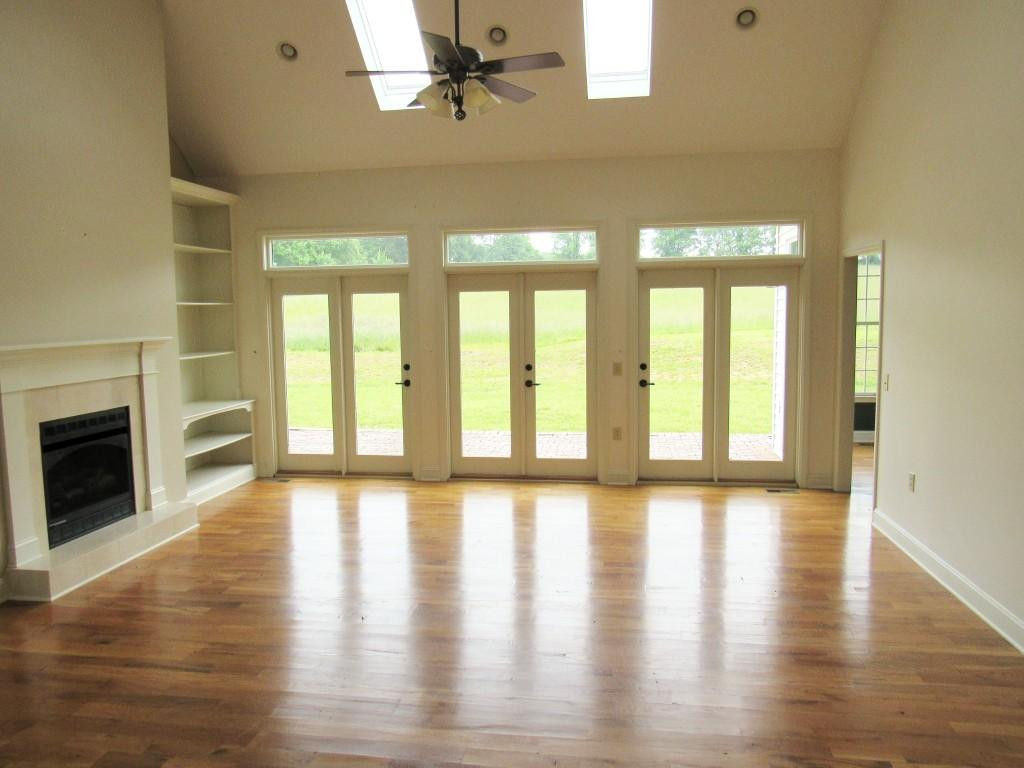 1905 Martin Limestone, TN 37681 - Photo 4 of 20 LIVING ROOM