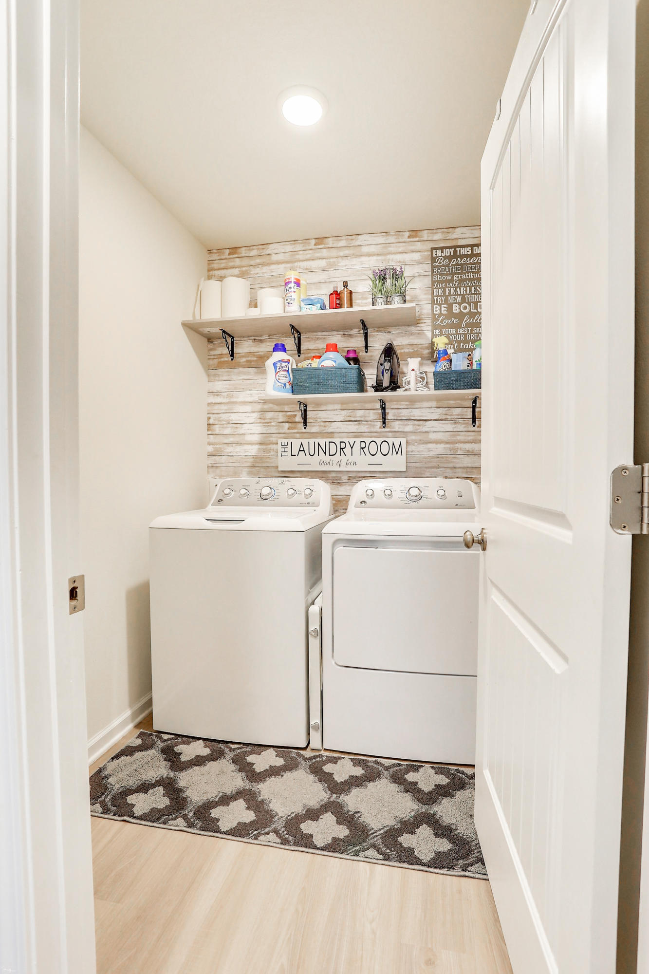 358 Merlin Court Crestview, FL 32539 - Photo 7 of 45 a utility room with washer and dryer