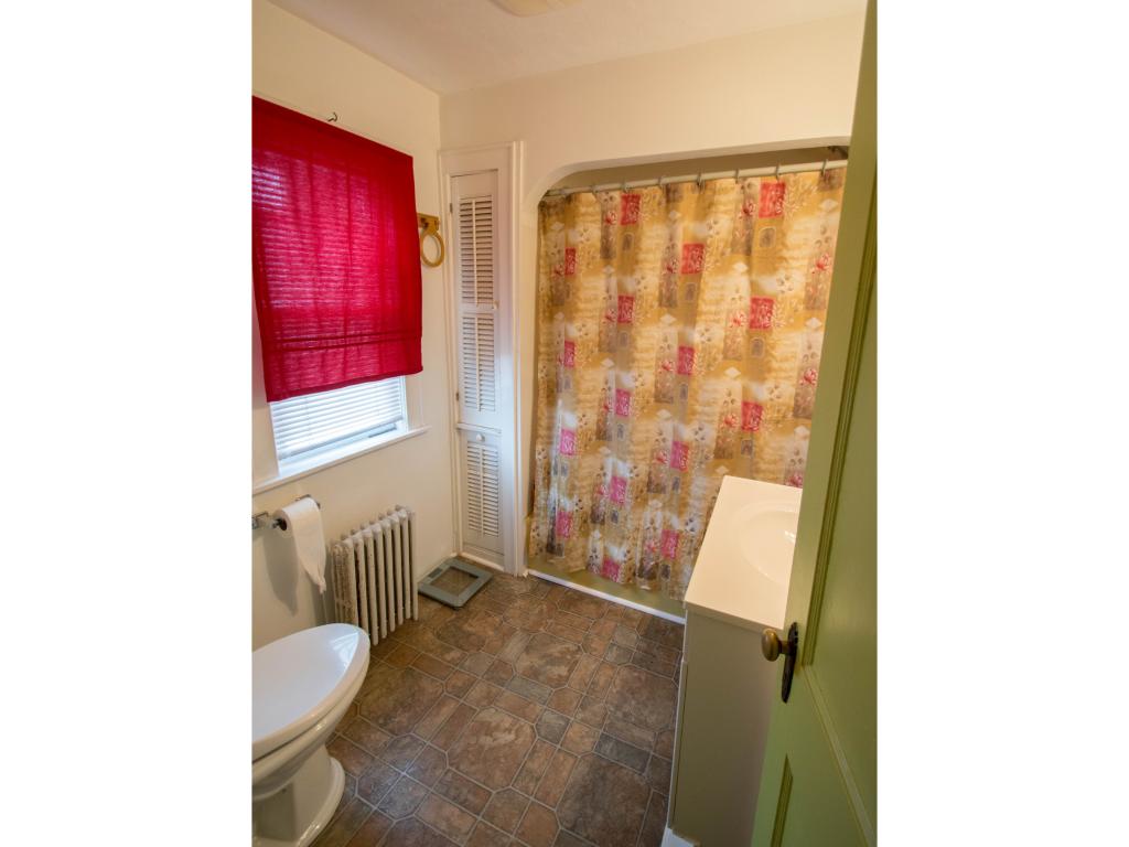 275 Cilley Road Manchester, NH 03103 - Photo 8 of 25 Gallery Image 8