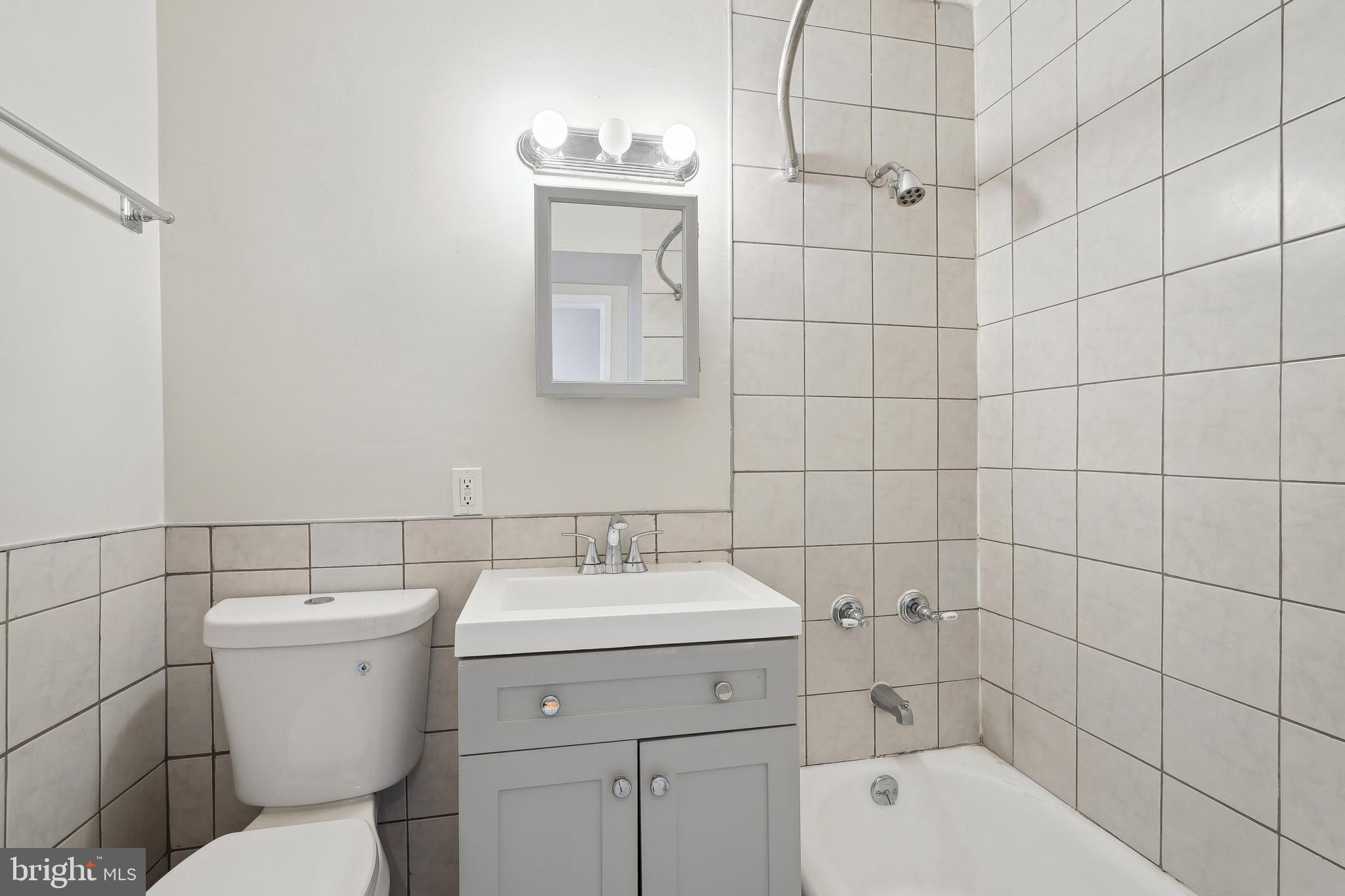 333 N Street Southwest, Unit 333 Washington, DC 20024 - Photo 16 of 29 Hall Bath