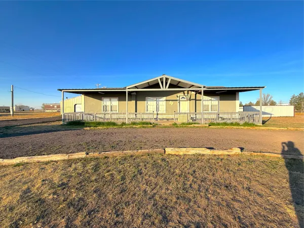 $215,000 | 100 Bear Lane, Dumas, TX 79029