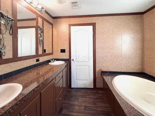 $215,000 | 100 Bear Lane, Dumas, TX 79029