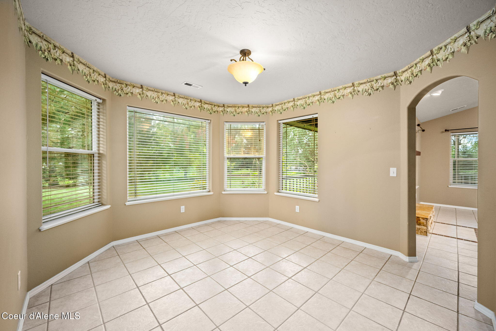 2591 West Diamond Bar Road Rathdrum, ID 83858 - Photo 20 of 41 Dining Room