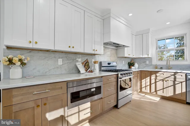 $685,000 | 8915 Sylvania Street, Lorton, VA 22079