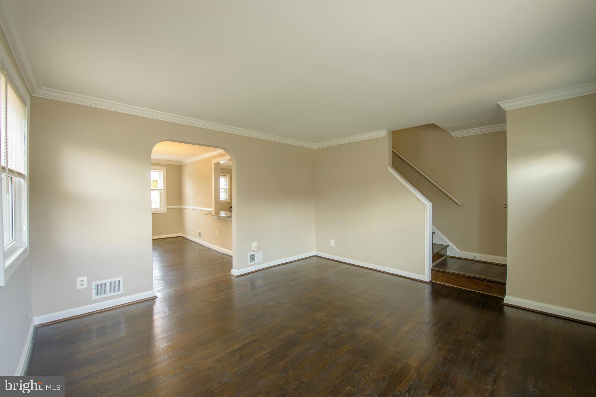 5548 Channing Road Baltimore, MD 21229 - Photo 7 of 30 Living Room