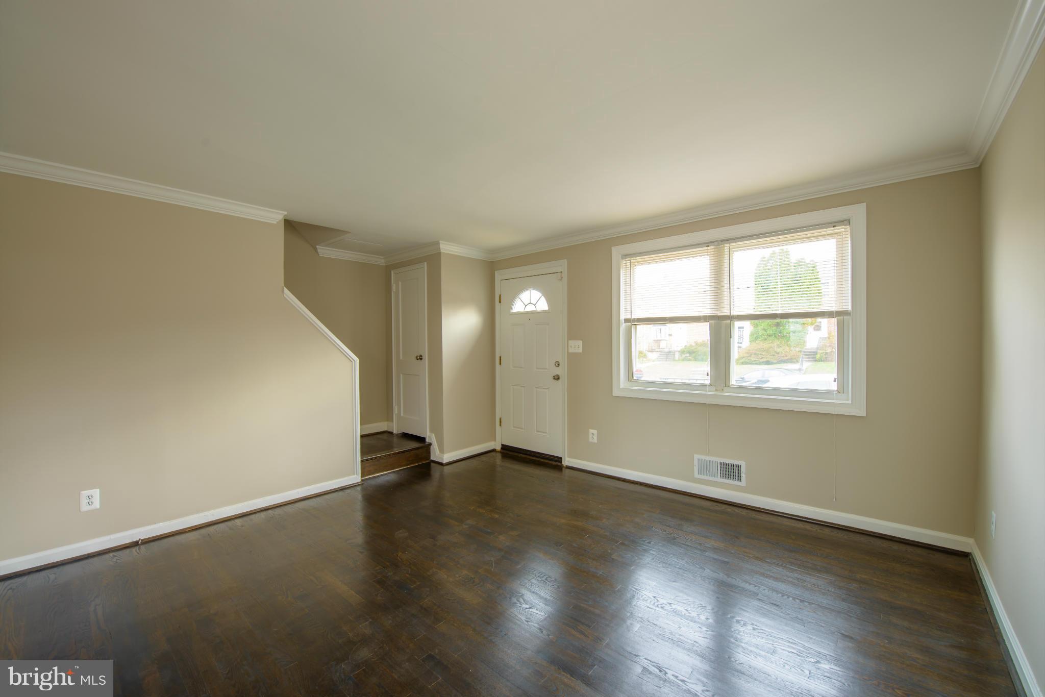 5548 Channing Road Baltimore, MD 21229 - Photo 9 of 30 Living Room