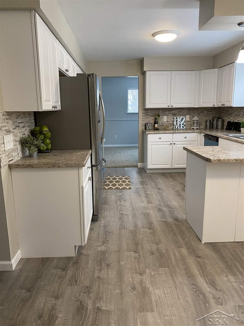 900 South Miller Road Saginaw, MI 48609 - Photo 6 of 35 50003637-5.JPG