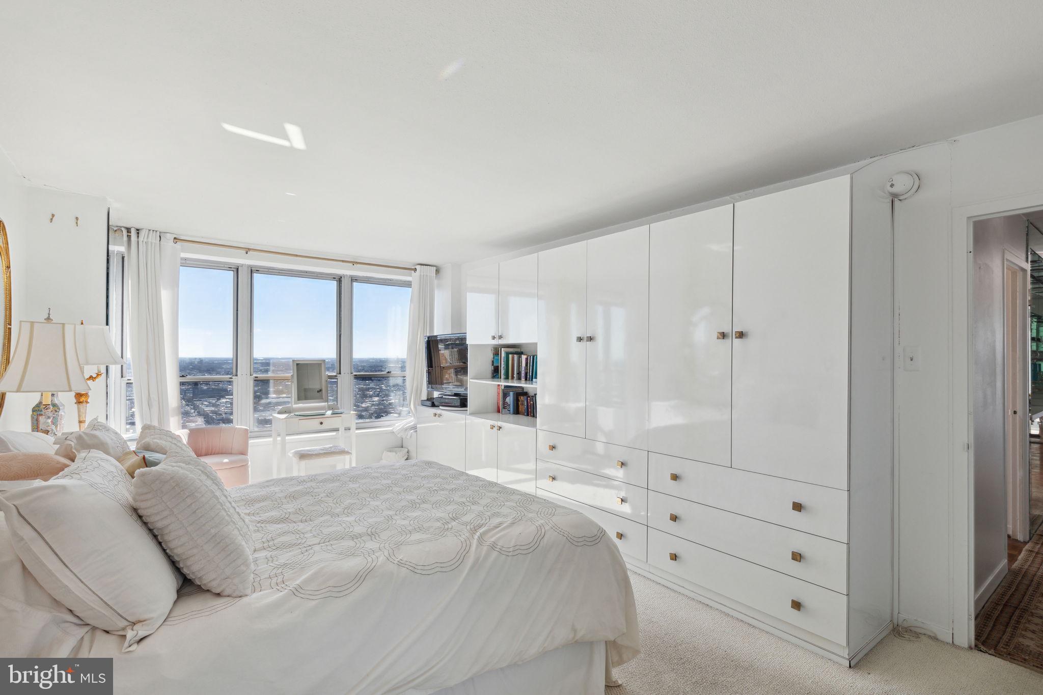 224 West Rittenhouse Square, Unit 2810 Philadelphia, PA 19103 - Photo 13 of 29 Gallery Image 13