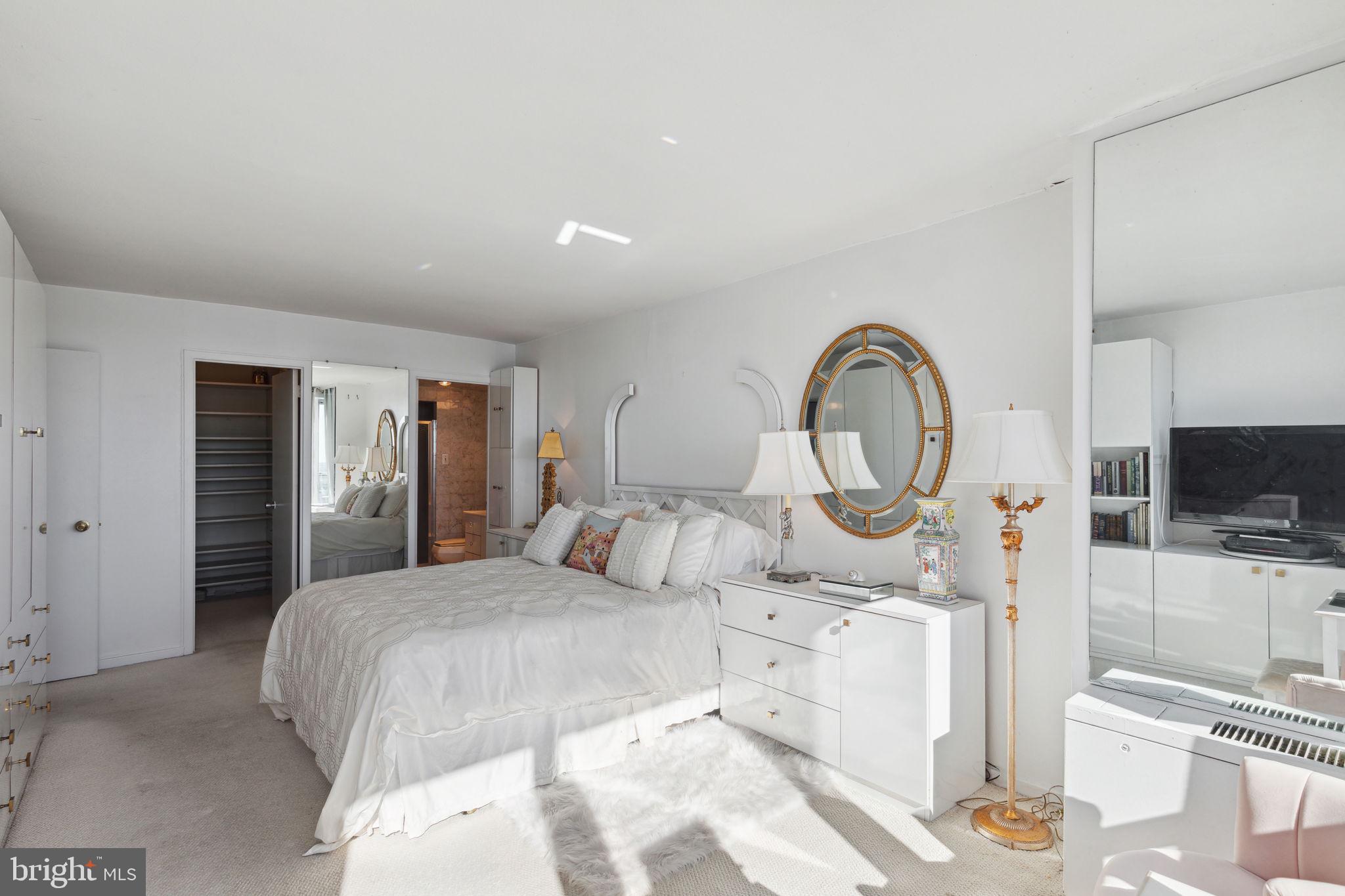 224 West Rittenhouse Square, Unit 2810 Philadelphia, PA 19103 - Photo 14 of 29 Gallery Image 14