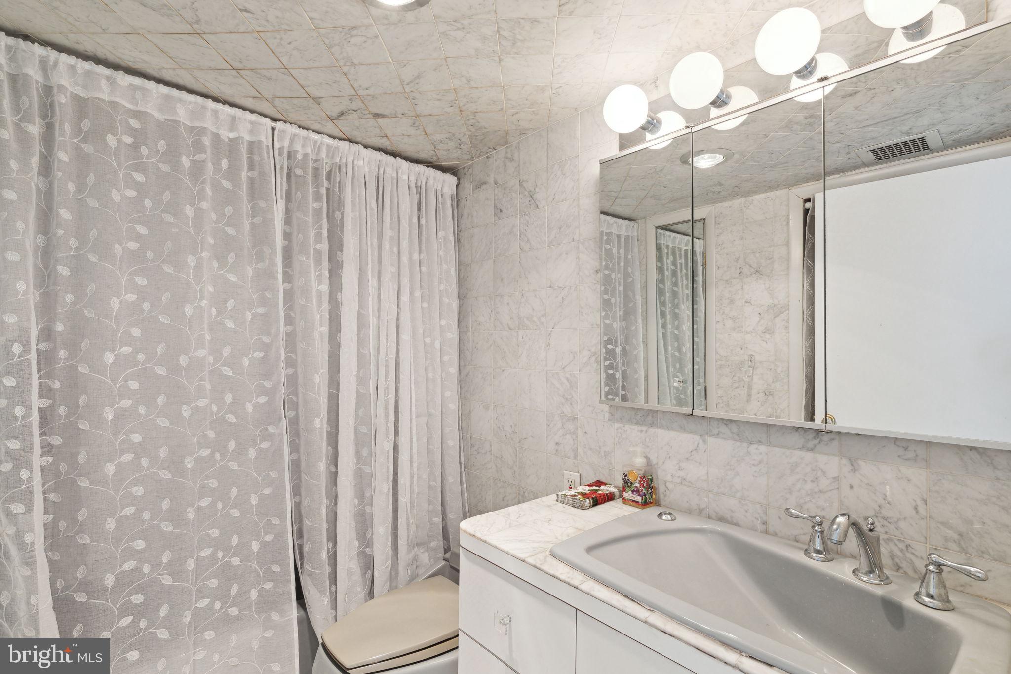 224 West Rittenhouse Square, Unit 2810 Philadelphia, PA 19103 - Photo 19 of 29 Gallery Image 19
