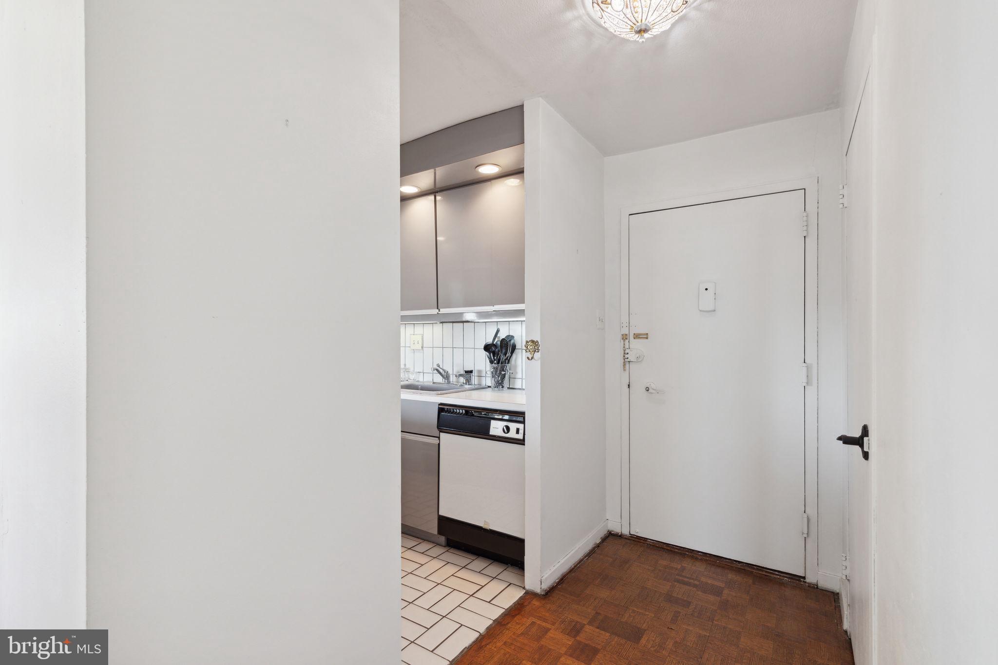 224 West Rittenhouse Square, Unit 2810 Philadelphia, PA 19103 - Photo 2 of 29 Gallery Image 2