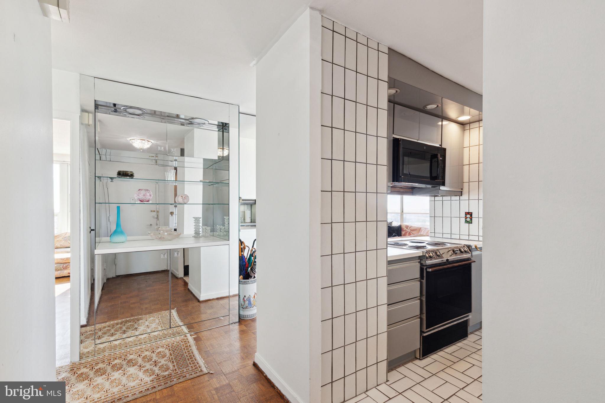224 West Rittenhouse Square, Unit 2810 Philadelphia, PA 19103 - Photo 3 of 29 Gallery Image 3