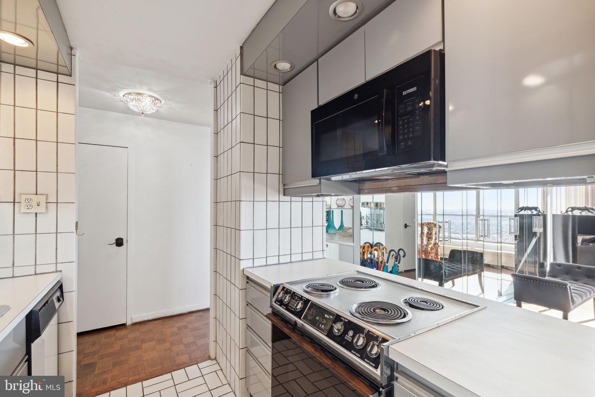 224 West Rittenhouse Square, Unit 2810 Philadelphia, PA 19103 - Photo 10 of 29 Gallery Image 10