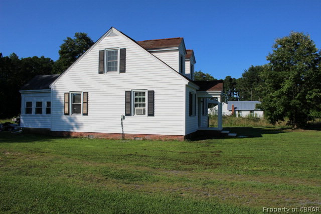 1330 Callis Field Lane Mathews, VA 23109 - Photo 6 of 25