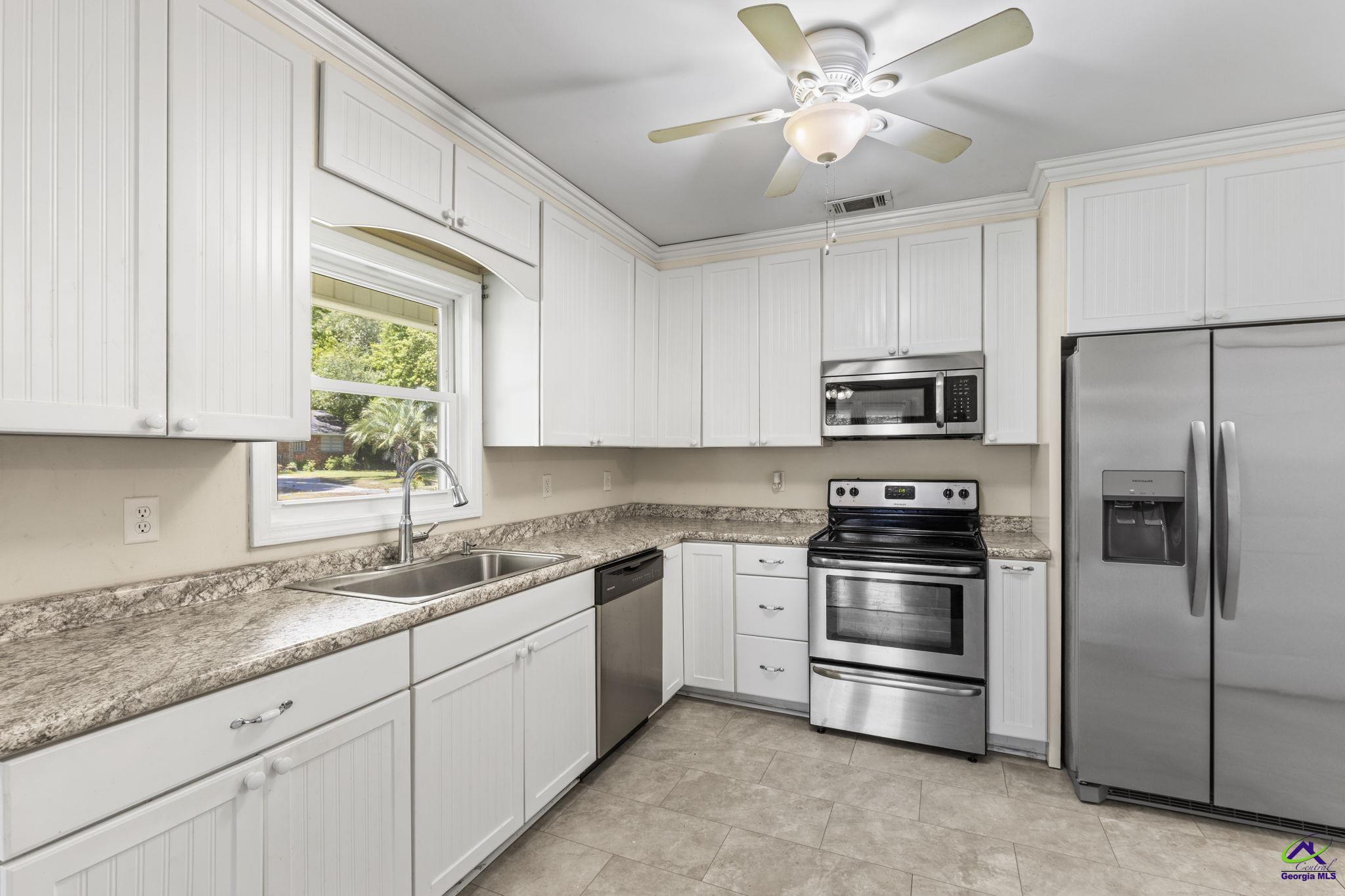 130 South Pleasant Hill Road Warner Robins, GA 31088 - Photo 9 of 26