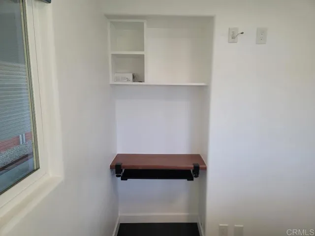 a view of utility room