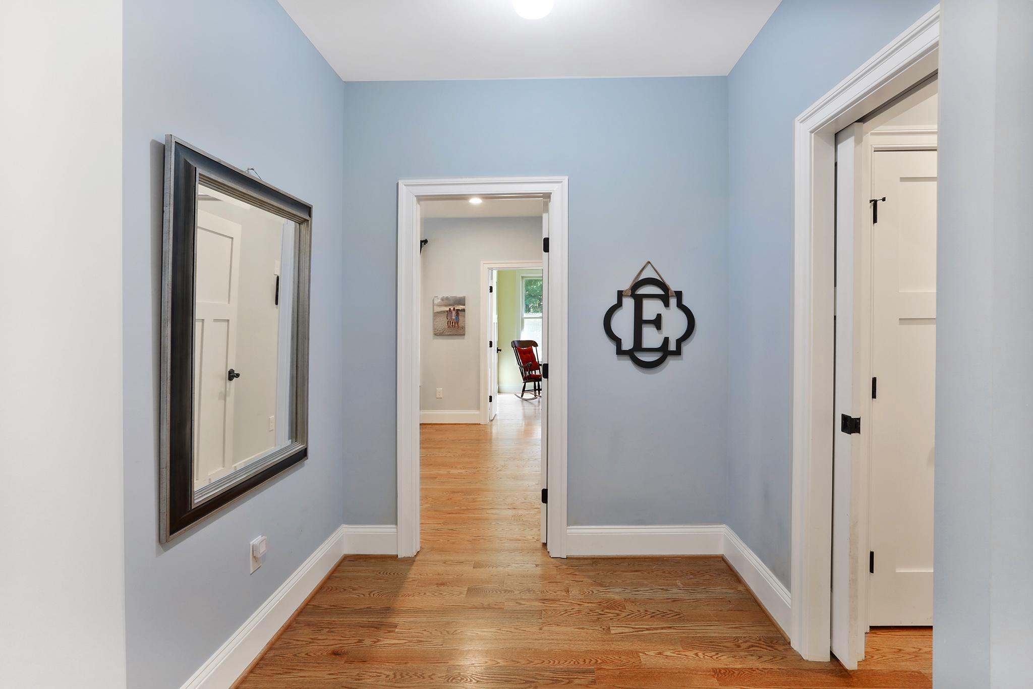 3411 Fenny Hill Road Delaplane, VA 20144 - Photo 33 of 75 Hallway to owner's suite