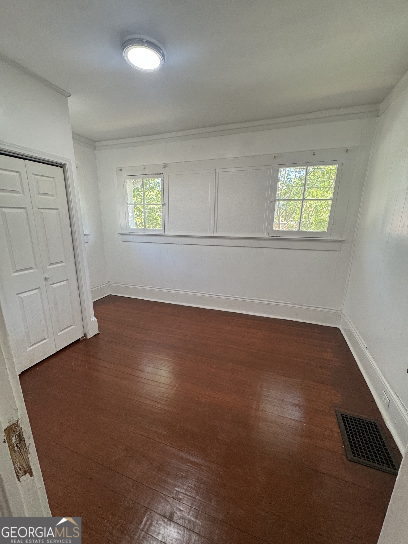 415 Hopkins Street Southwest Atlanta, GA 30310 - Photo 2 of 12