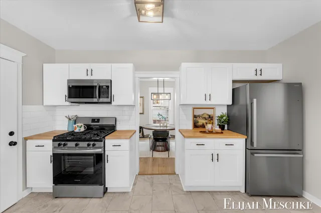 $229,900 | 1728 Francis Avenue Southeast, Grand Rapids, MI 49507