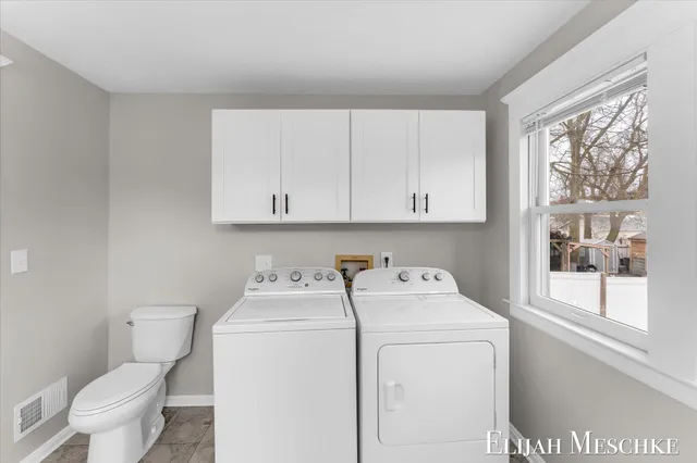 $229,900 | 1728 Francis Avenue Southeast, Grand Rapids, MI 49507