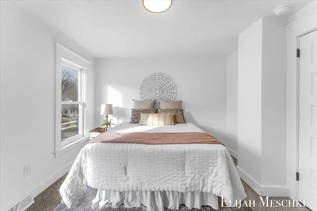 $229,900 | 1728 Francis Avenue Southeast, Grand Rapids, MI 49507