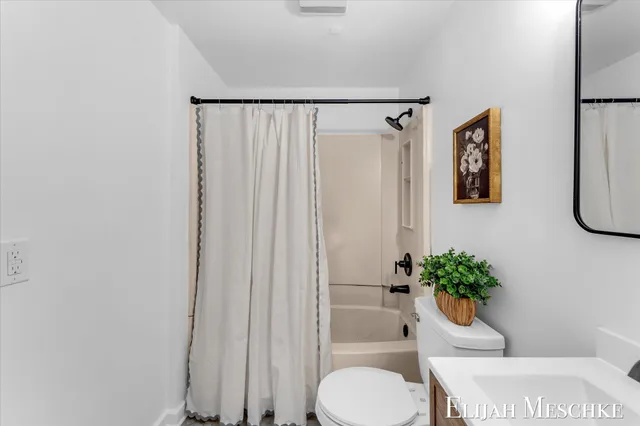 $229,900 | 1728 Francis Avenue Southeast, Grand Rapids, MI 49507