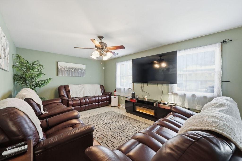 108 Barre Street Springfield, MA 01119 - Photo 7 of 23 Gallery Image 7