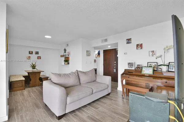 $2,280 | 11800 Southwest 18th Street, Unit 5084, Miami, FL 33175