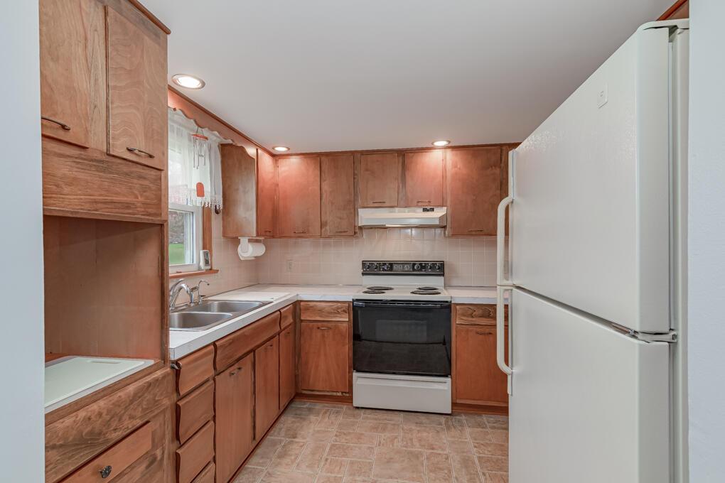 3687 Bell Road Huntsville, OH 43324 - Photo 14 of 20 Kitchen