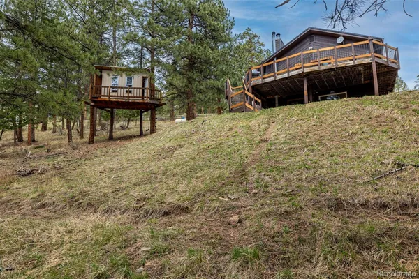 a house view with a outdoor space