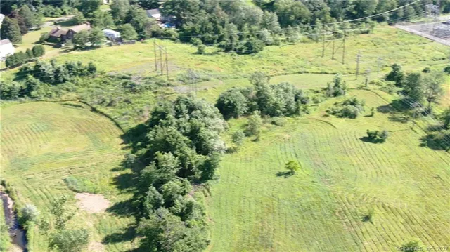 $124,900 | 32 Pleasant Road, Enfield, CT 06082