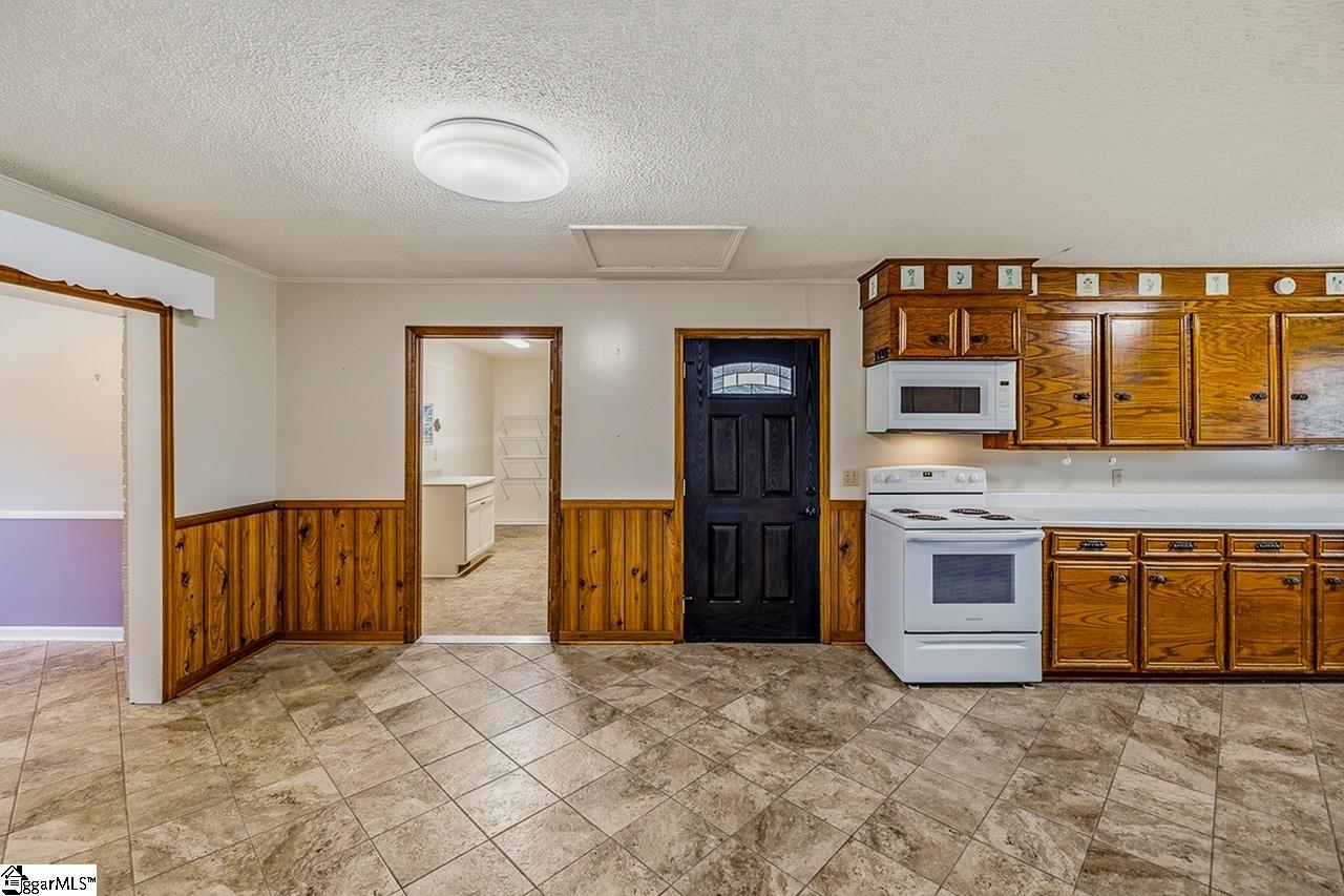 1038 Rhymes Lane Pickens, SC 29671 - Photo 10 of 41