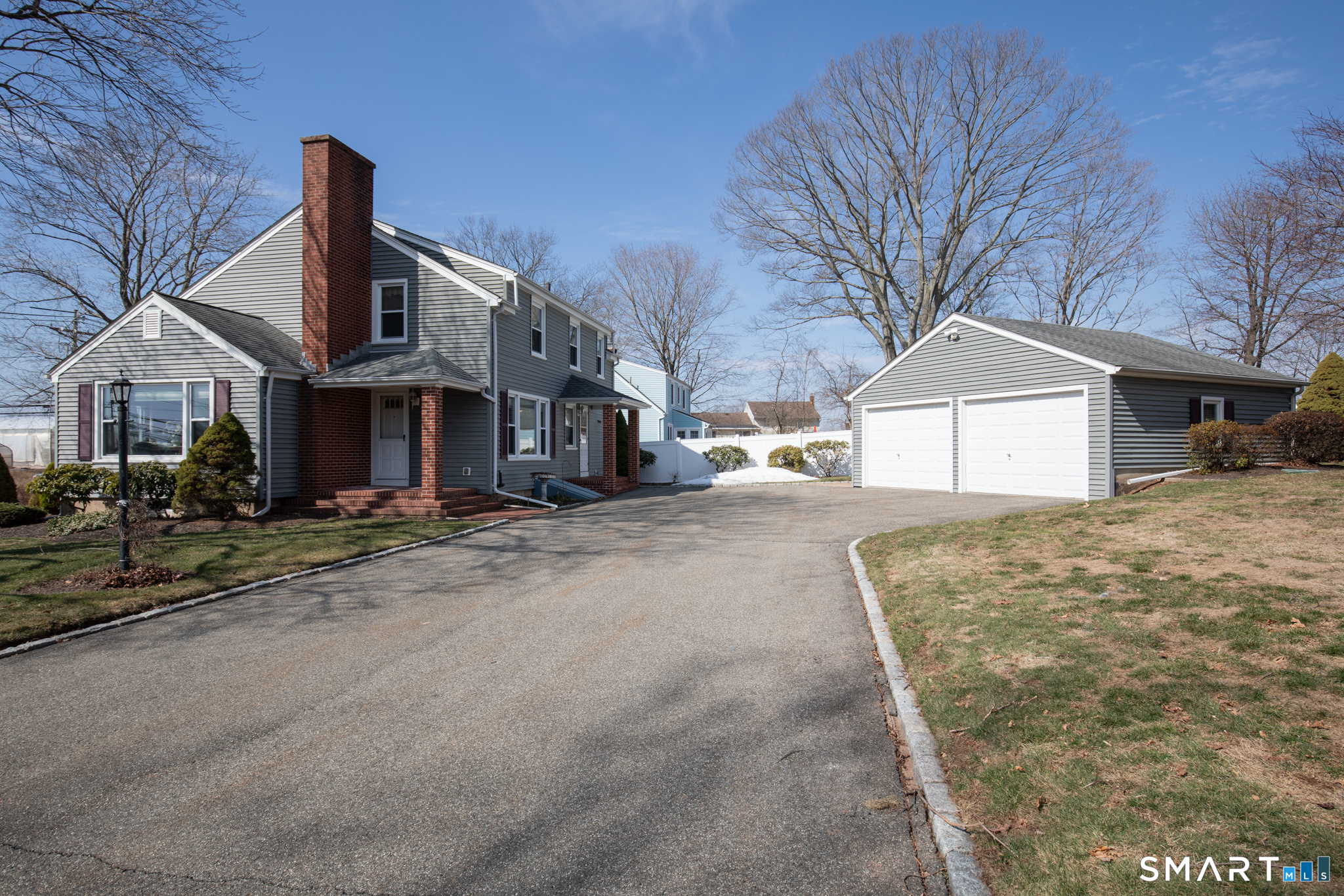 924 East Center Street Wallingford, CT 06492 - Photo 29 of 33 House and garage