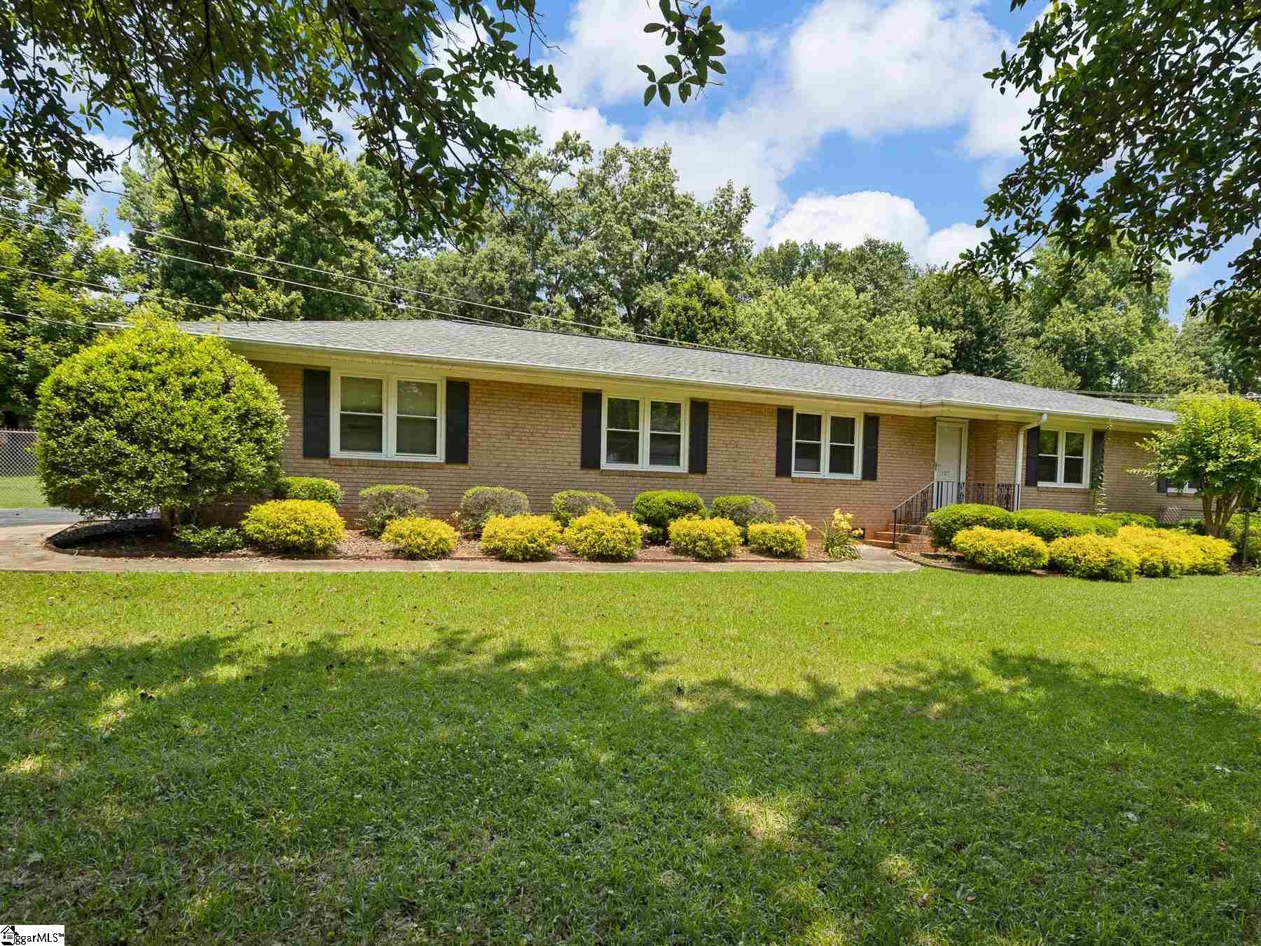 107 State Rd S-42-7423 Inman, SC 29349 - Photo 1 of 36