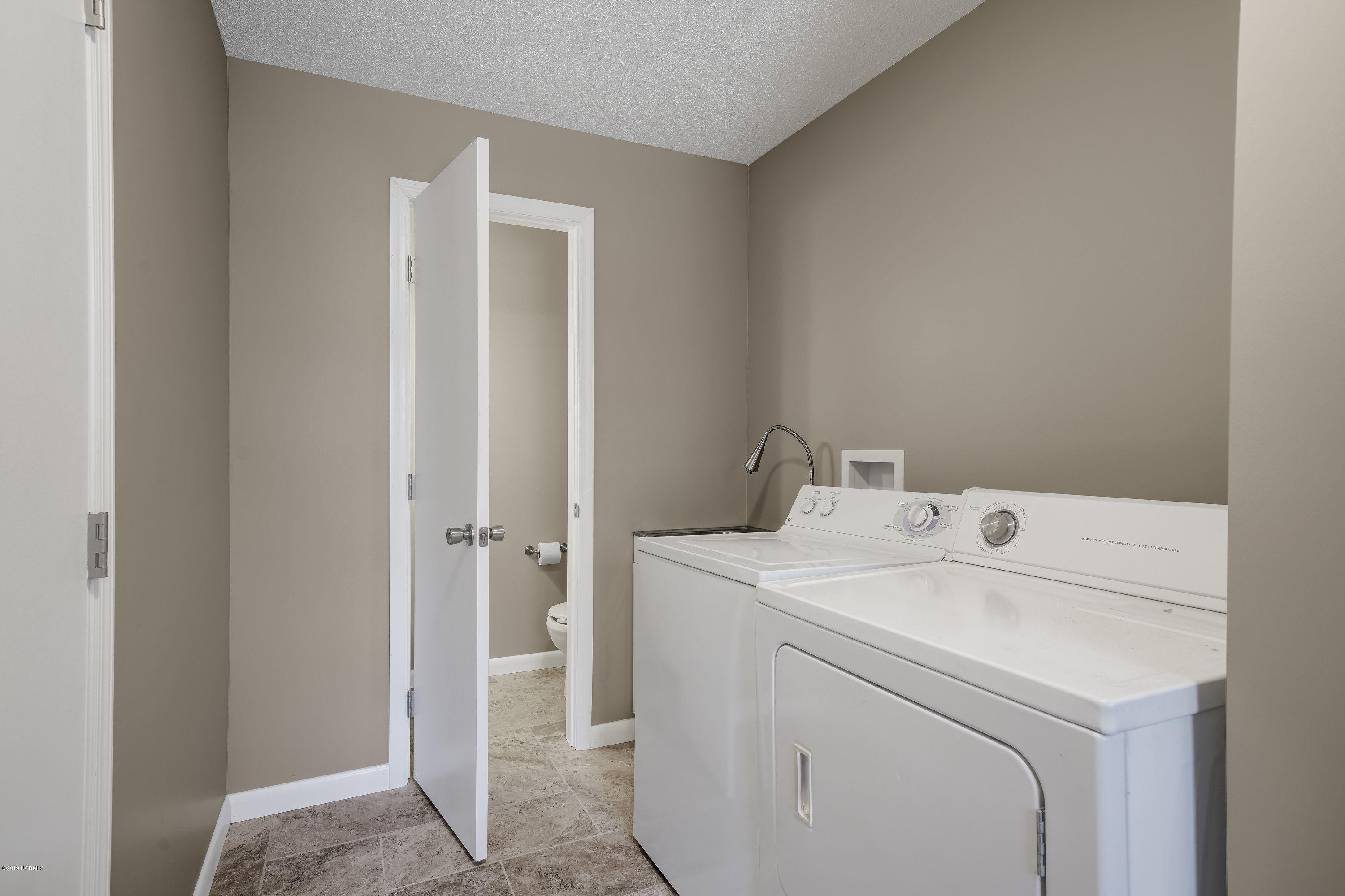 401 Ravenswood Road Hampstead, NC 28443 - Photo 13 of 28 401RavenswoodRoad-26