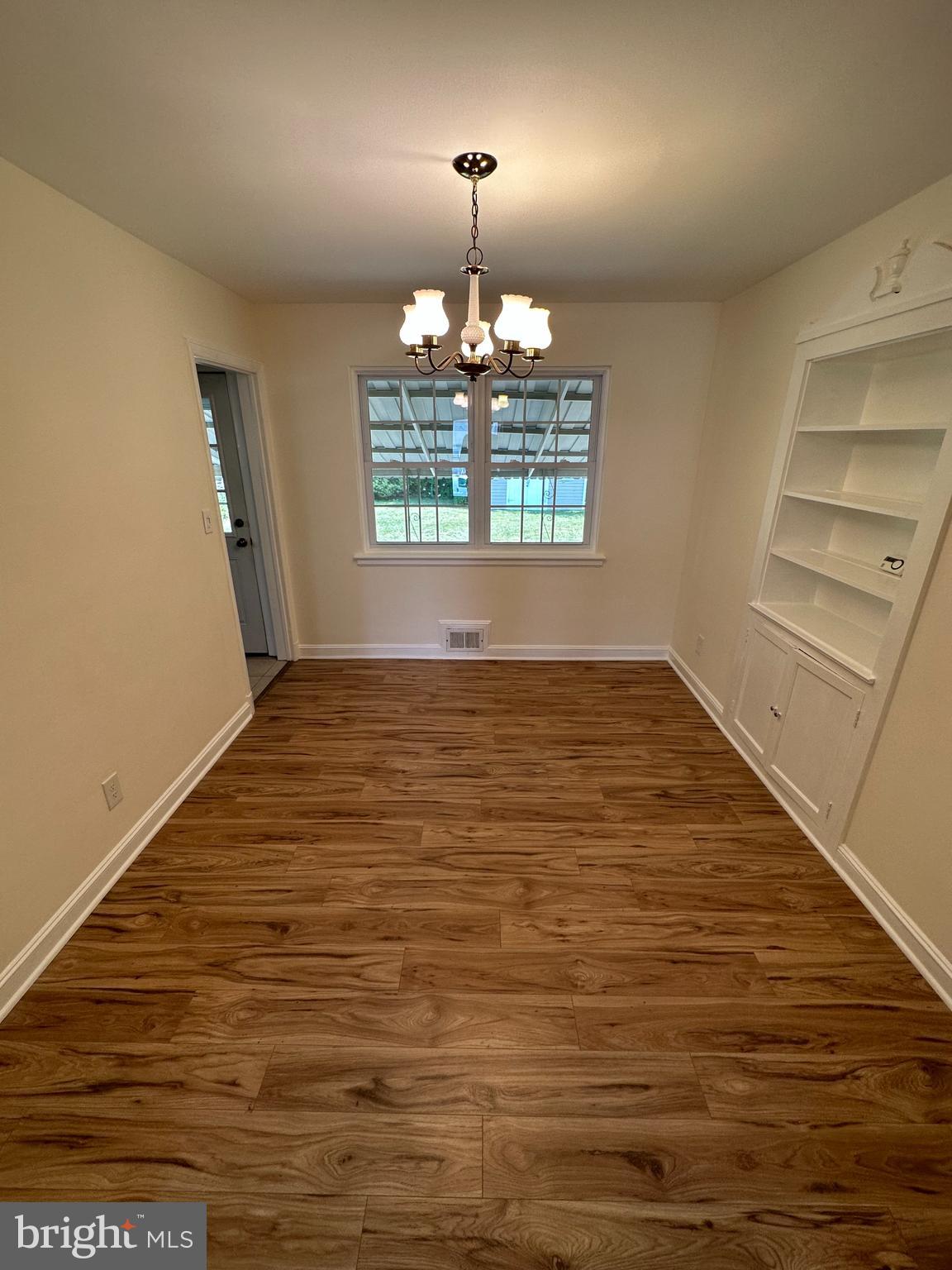 2306 Dennis Avenue Silver Spring, MD 20902 - Photo 3 of 19